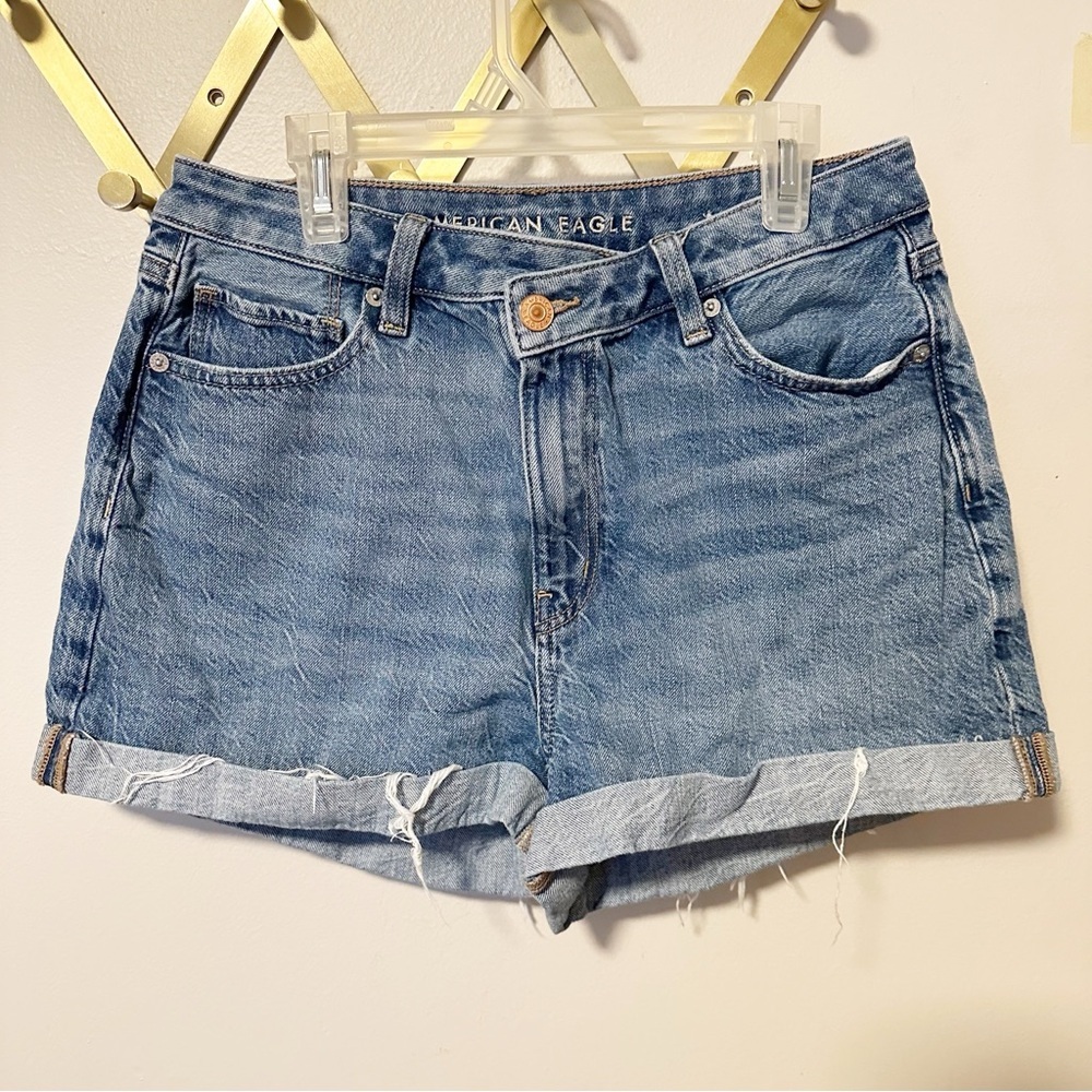 American eagle highest rise crossover mom short. - Picture 2 of 7